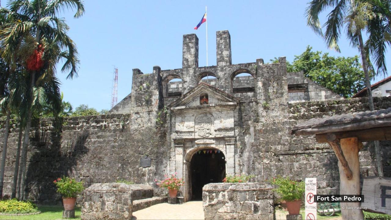 Hotel ZEN Premium Banilad Cebu Stadt Exterior foto